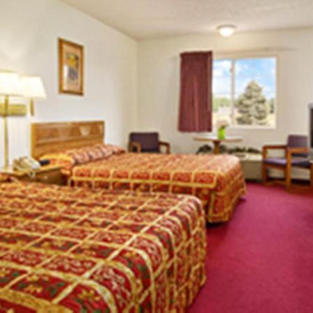 Westwood Inn & Suites - Kimball Habitación foto